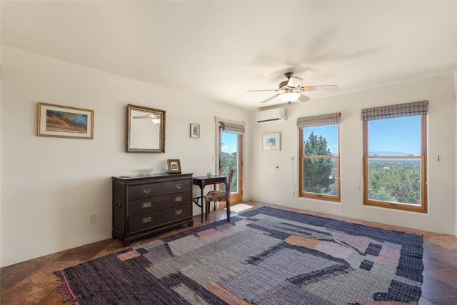 70 La Ventana Drive, Santa Fe, NM 87508
