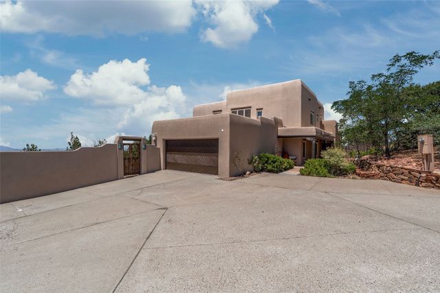 70 La Ventana Drive, Santa Fe, NM 87508