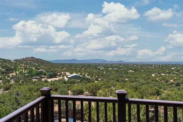 70 La Ventana Drive, Santa Fe, NM 87508