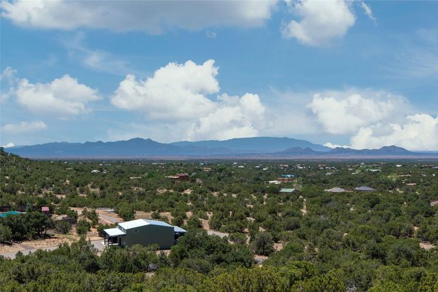 70 La Ventana Drive, Santa Fe, NM 87508