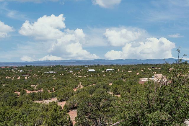 70 La Ventana Drive, Santa Fe, NM 87508