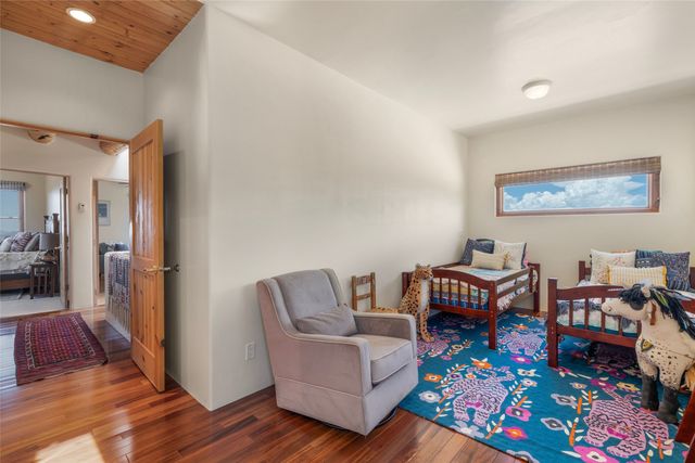 70 La Ventana Drive, Santa Fe, NM 87508