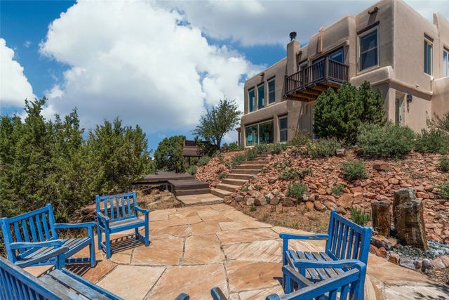70 La Ventana Drive, Santa Fe, NM 87508