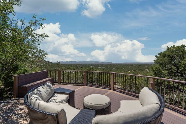 70 La Ventana Drive, Santa Fe, NM 87508