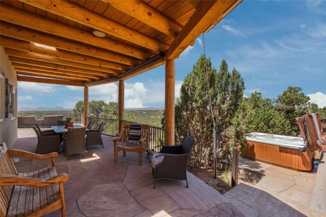 70 La Ventana Drive, Santa Fe, NM 87508