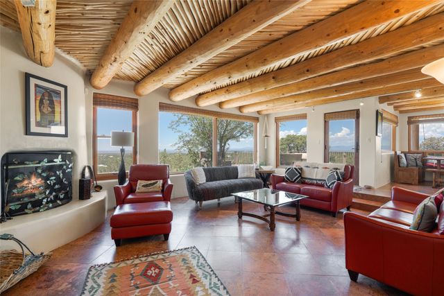 70 La Ventana Drive, Santa Fe, NM 87508