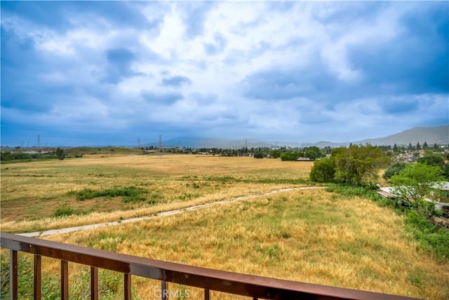 12515 Haleh Ln, Sylmar, CA 91342