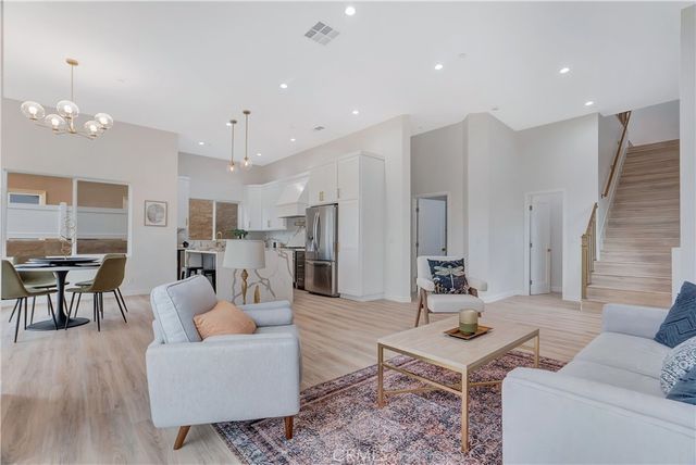 12515 Haleh Ln, Sylmar, CA 91342