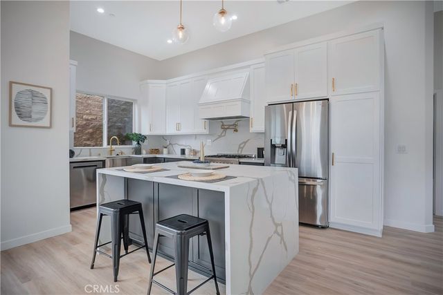 12515 Haleh Ln, Sylmar, CA 91342