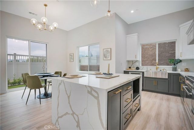 12515 Haleh Ln, Sylmar, CA 91342