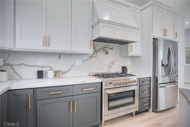 12515 Haleh Ln, Sylmar, CA 91342