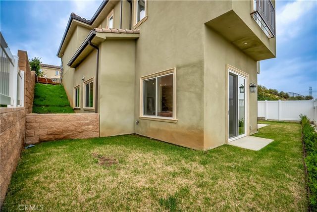 12515 Haleh Ln, Sylmar, CA 91342