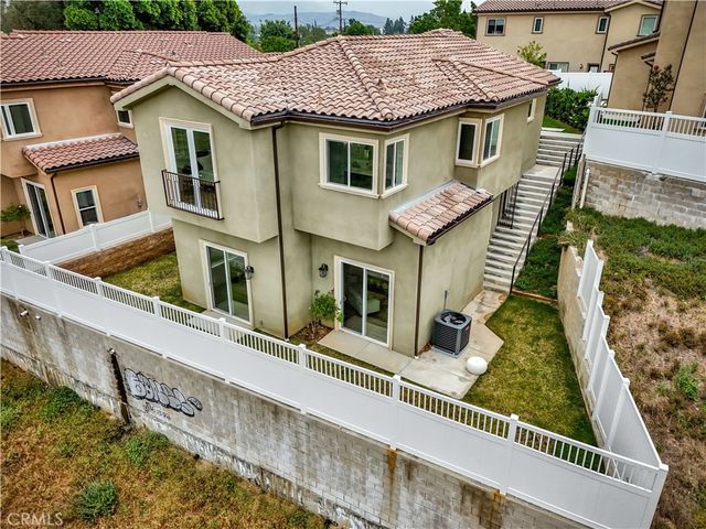 12515 Haleh Ln, Sylmar, CA 91342