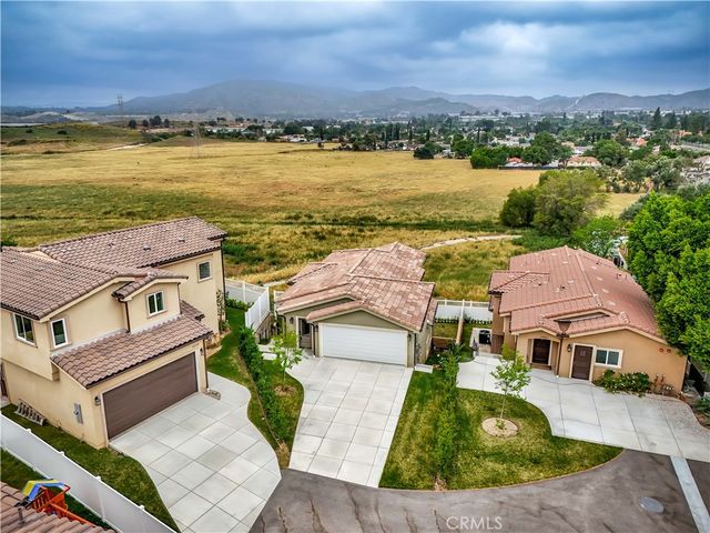 12515 Haleh Ln, Sylmar, CA 91342