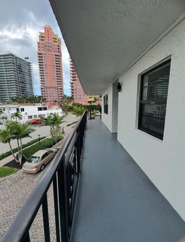 2029 N Ocean Boulevard 208, Fort Lauderdale, FL 33305