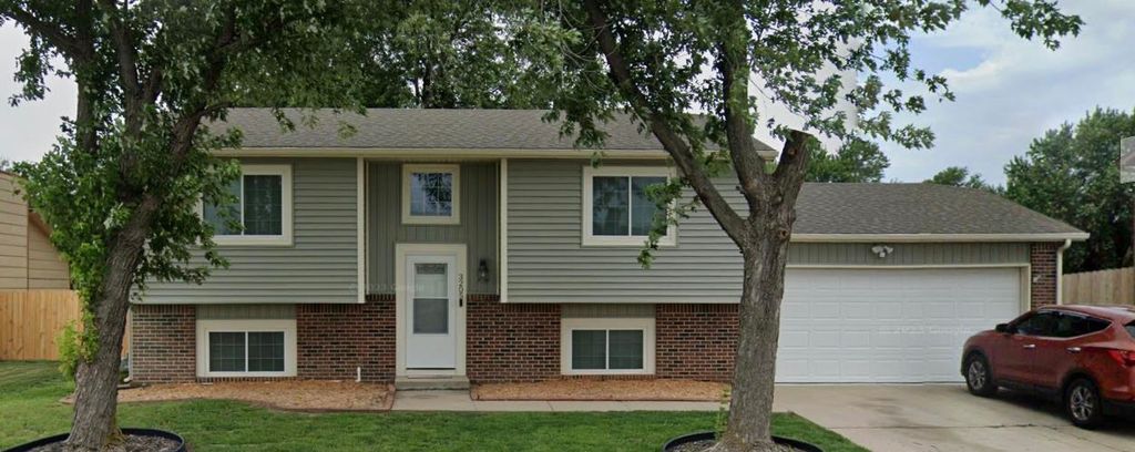 3205 N Rushwood St, Wichita, KS 67226