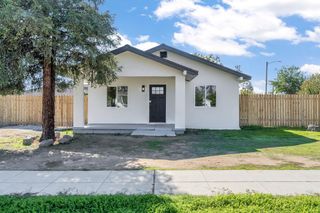 2443 W Floradora Avenue, Fresno, CA 93728