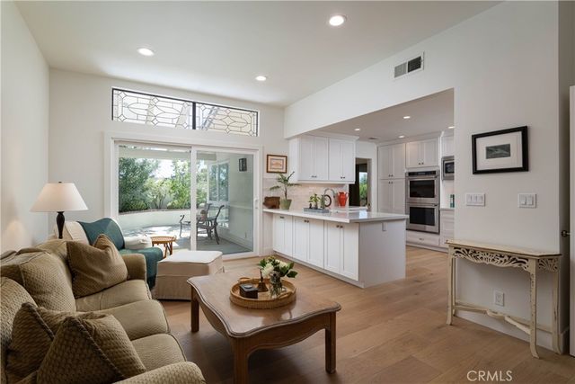 2 Shoal Drive, Corona Del Mar, CA 92625