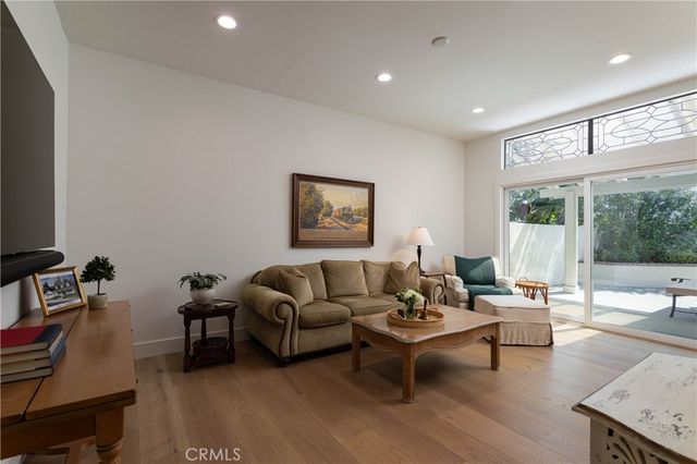 2 Shoal Drive, Corona Del Mar, CA 92625