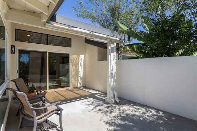2 Shoal Drive, Corona Del Mar, CA 92625