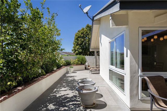 2 Shoal Drive, Corona Del Mar, CA 92625