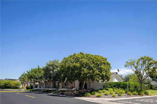 2 Shoal Drive, Corona Del Mar, CA 92625