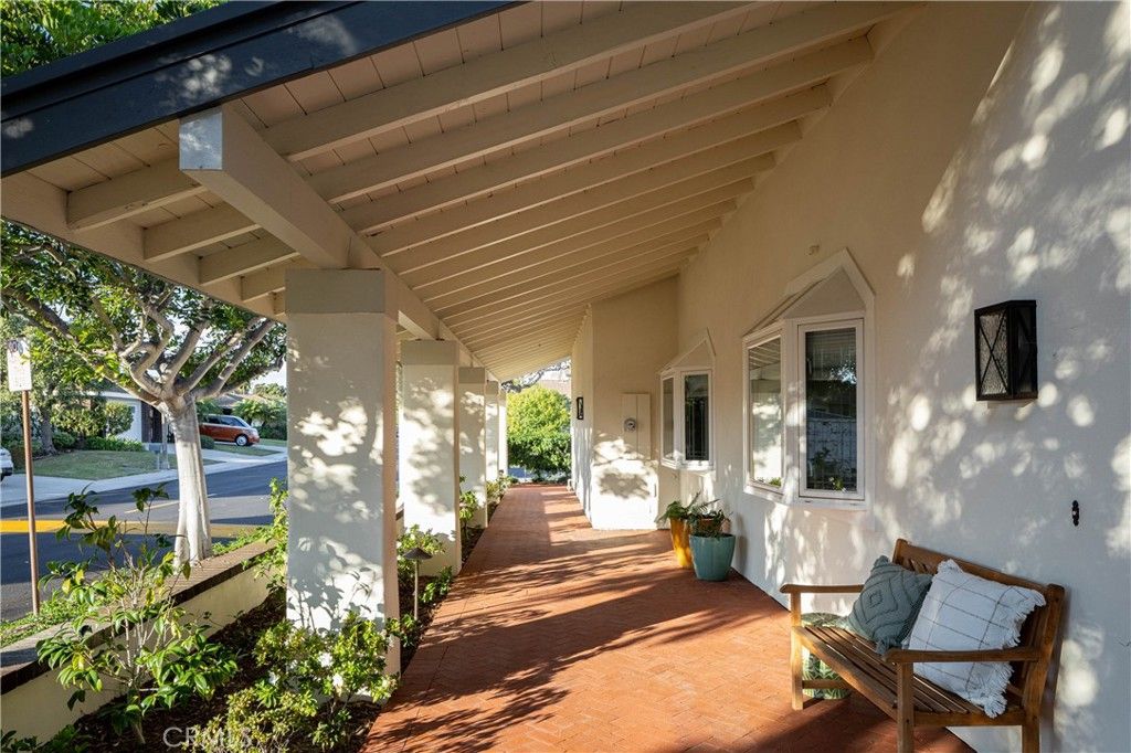 2 Shoal Drive, Corona Del Mar, CA 92625 — photo 3