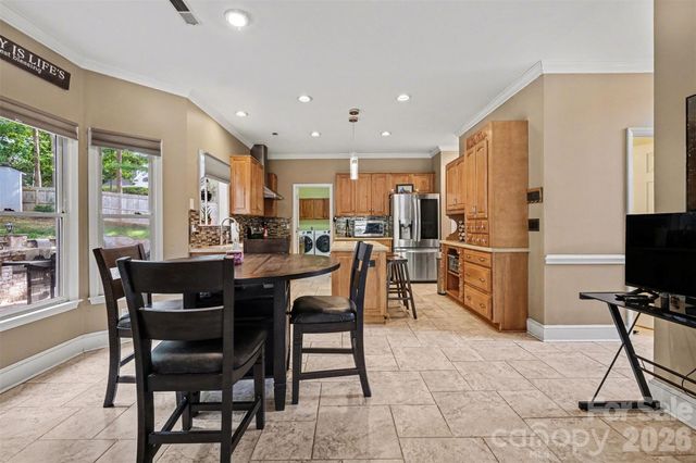 5010 Ardenwoods Drive, Charlotte, NC 28215