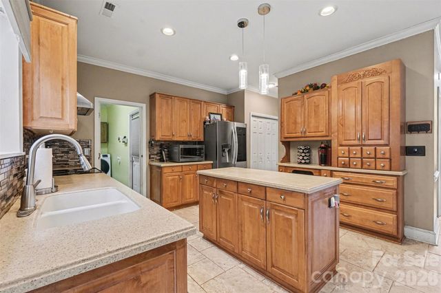 5010 Ardenwoods Drive, Charlotte, NC 28215