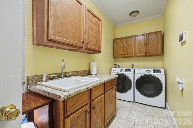 5010 Ardenwoods Drive, Charlotte, NC 28215