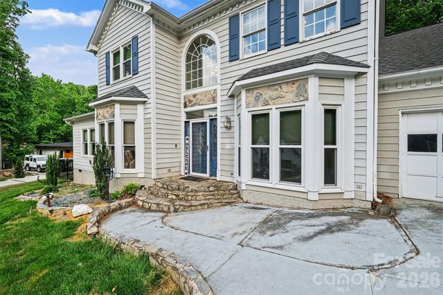 5010 Ardenwoods Drive, Charlotte, NC 28215