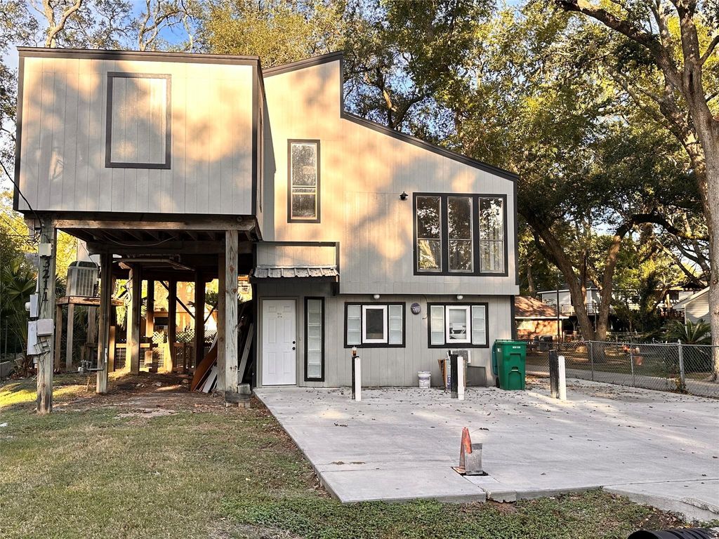 3211 Keller Street, Bacliff, TX 77518