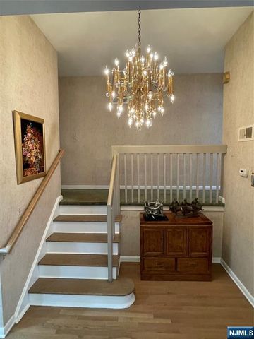 526 Rutland Avenue, Teaneck, NJ 07666