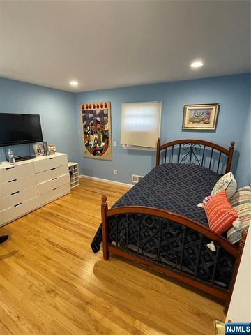 526 Rutland Avenue, Teaneck, NJ 07666