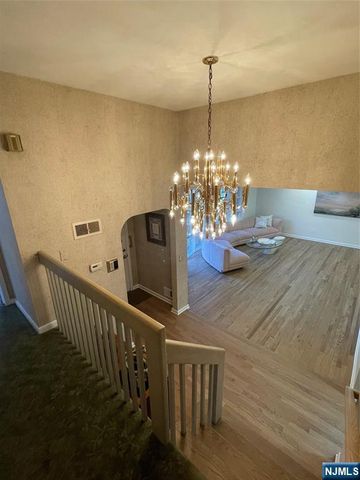 526 Rutland Avenue, Teaneck, NJ 07666