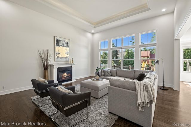 1180 Manchester Road, Birmingham, MI 48009