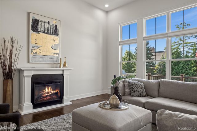 1180 Manchester Road, Birmingham, MI 48009