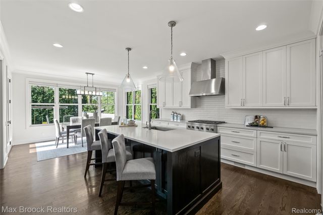 1180 Manchester Road, Birmingham, MI 48009