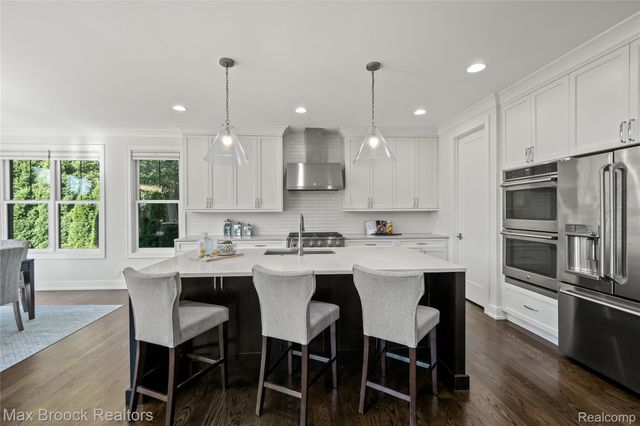 1180 Manchester Road, Birmingham, MI 48009