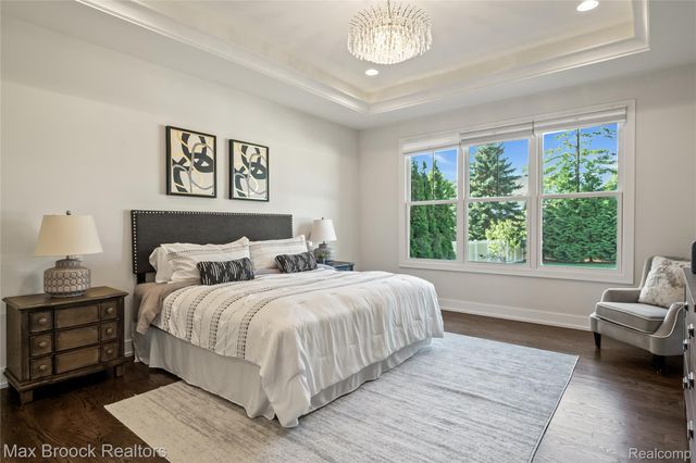 1180 Manchester Road, Birmingham, MI 48009