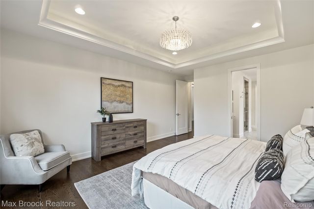 1180 Manchester Road, Birmingham, MI 48009