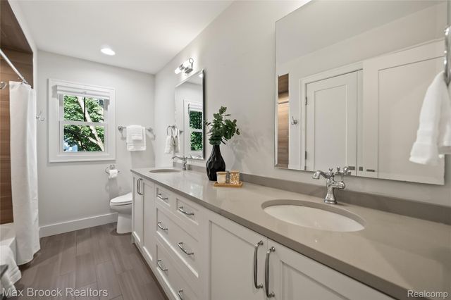 1180 Manchester Road, Birmingham, MI 48009