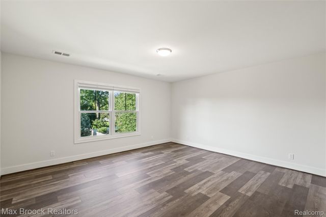 1180 Manchester Road, Birmingham, MI 48009