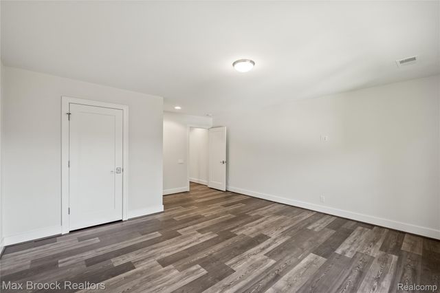 1180 Manchester Road, Birmingham, MI 48009