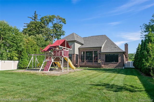 1180 Manchester Road, Birmingham, MI 48009