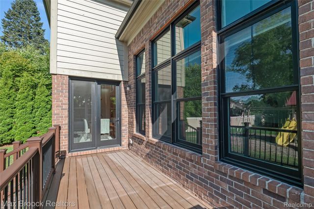 1180 Manchester Road, Birmingham, MI 48009