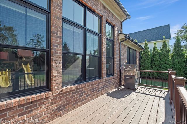 1180 Manchester Road, Birmingham, MI 48009