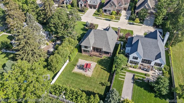 1180 Manchester Road, Birmingham, MI 48009