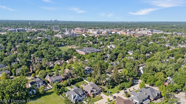 1180 Manchester Road, Birmingham, MI 48009