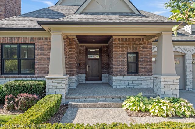 1180 Manchester Road, Birmingham, MI 48009